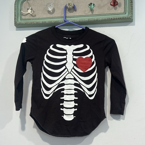 Chaser Black Skeleton w red heart graphic Long Sleeve Tee size 6 kids new - Picture 2 of 8